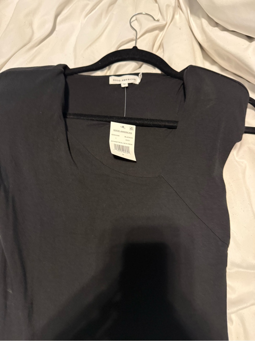 Good American Black Scoop Neck Cap Sleeve dress